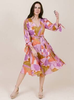 LaRoque Davis Midi Dress Pink Art Deco A Line Belted V Neck M Cottagecore Preppy